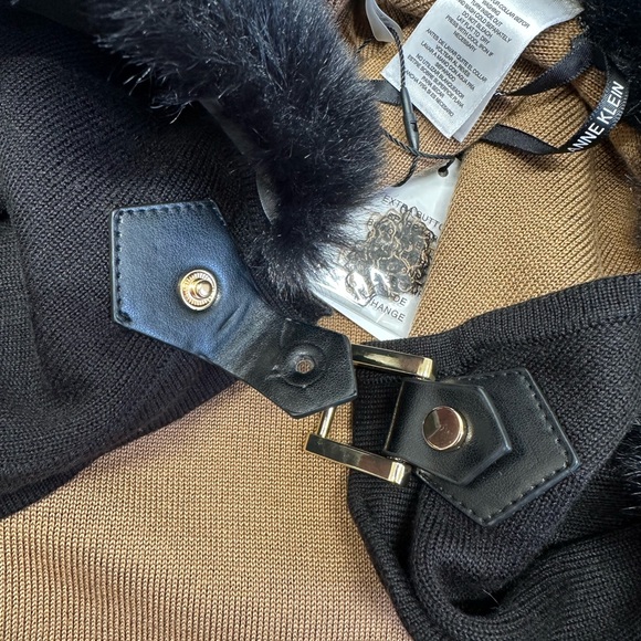 Anne KleinWomen's Faux-Fur-Trimmed Buckle-Front Cape L/XL - Picture 7 of 9